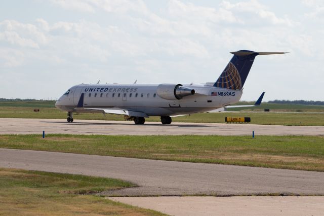 Canadair Regional Jet CRJ-200 (N869AS)