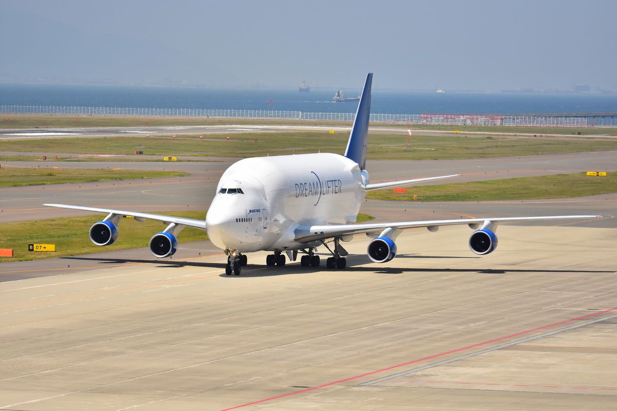 Boeing Dreamlifter (N718BA)