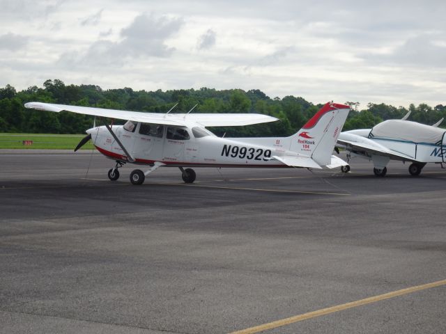 Cessna Skyhawk (N99329)