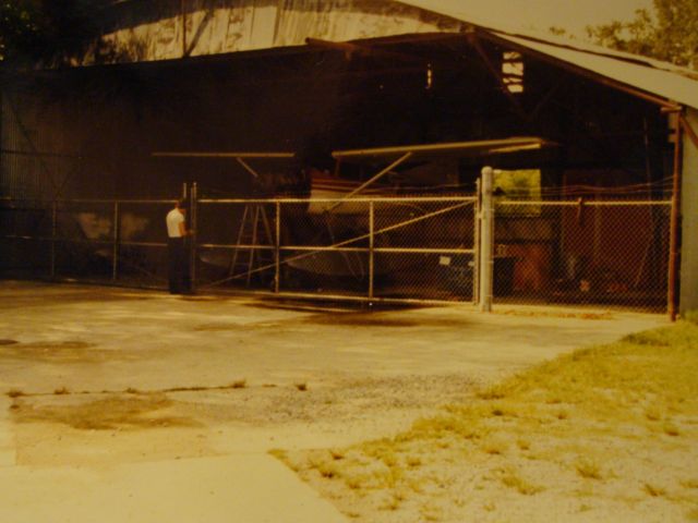 Cessna Skywagon — - 185 amphib in Morgan City La. seaplane base with blown engine. The Intrcoastal Waterway is right behind this hangar. 72Q flown by Doug Yarbrough. Engine changed by Chuck Simons and Allen Blum.