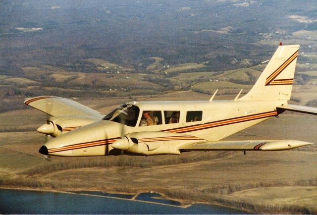 Piper Seneca (N4567T) - Piper PA-34-200 Seneca I (N4567T) 1972