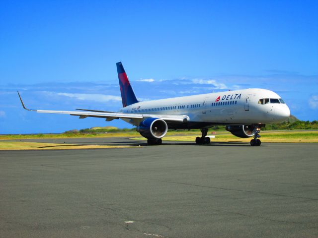 Boeing 757-200 (N666DN)