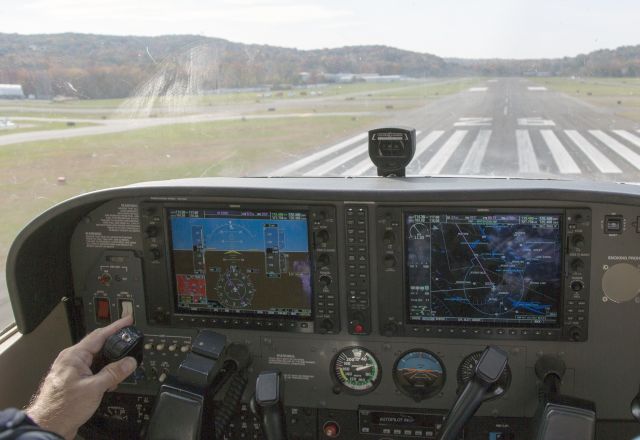 Cessna Cutlass RG (N612DF) - Training and charter fleet aircraft from Arrow Aviation at the Danbury airport. Garmin 1000.