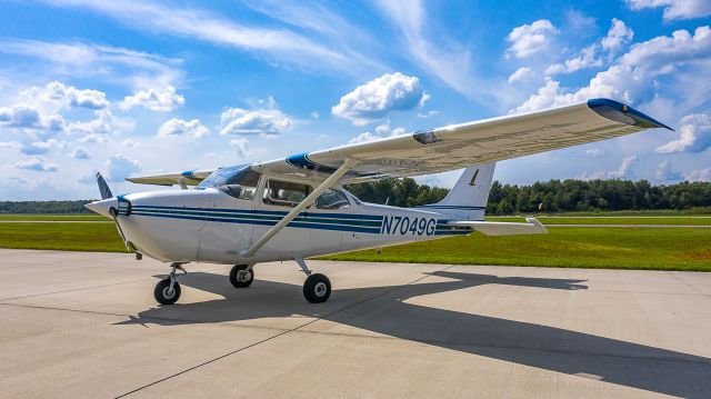 Cessna Skyhawk (N7049G) - Aircraft getting its based airplane photo at Madison!