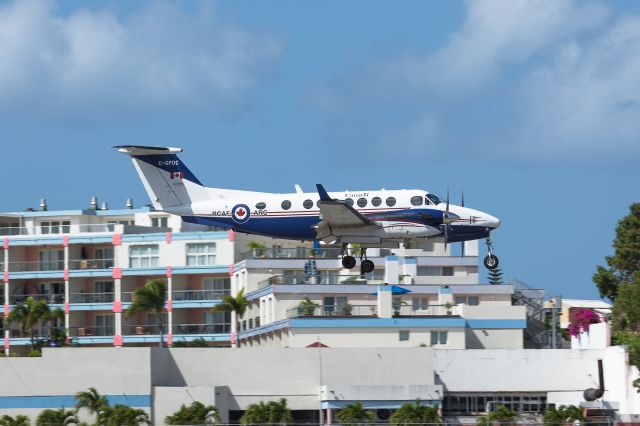 Beechcraft Super King Air 350 (C-GPDC)