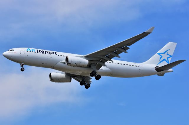 Airbus A330-200 (C-GJDA) - Air Transat Airbus A330-243 arriving at YYC on May 26.