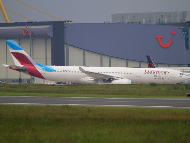 Airbus A330-300 (OO-SFJ) - in Parking. No fly today.