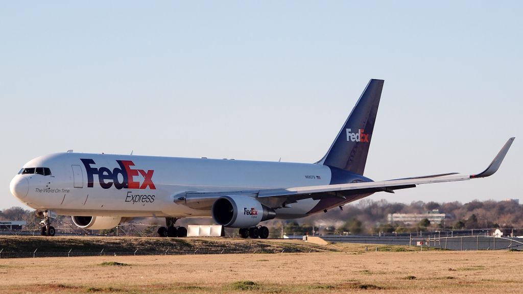 BOEING 767-300 (N68079) - This is one of only four 763s in the FedEx fleet with winglets. 