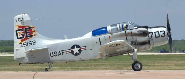 Douglas AD Skyraider (N65164)