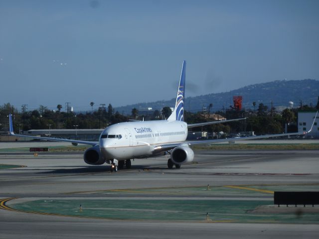 Boeing 737-800 (HP-1828CMP)