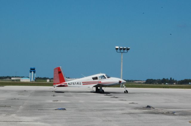 Cessna Skyhawk (N7814U)