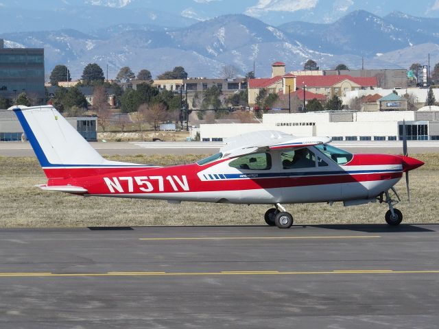 Cessna 177RG Cardinal RG (N7571V)