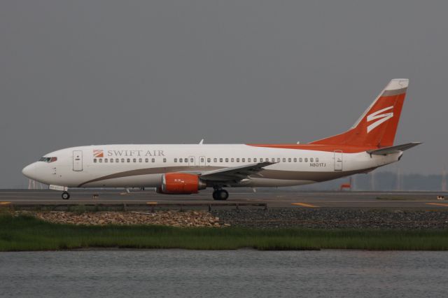 BOEING 737-400 (N801TJ)