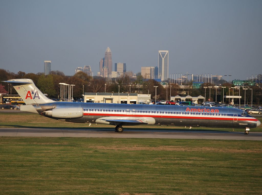 McDonnell Douglas MD-83 (N951TW) - Rolling 18C - 3/18/11