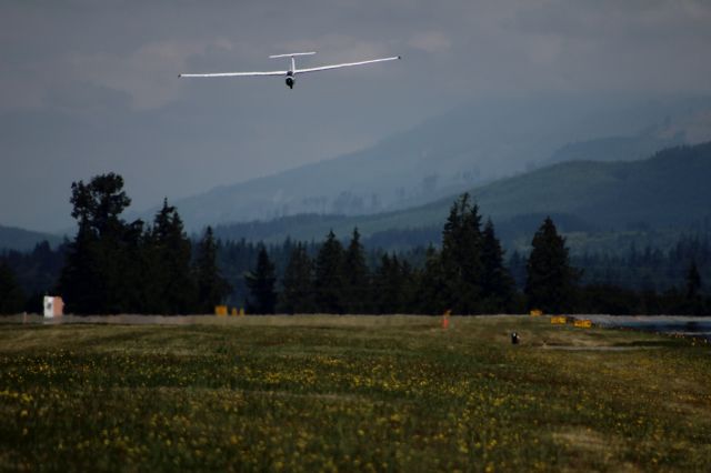 N265BA — - L-23 Super Blanik landing on grass runway 16