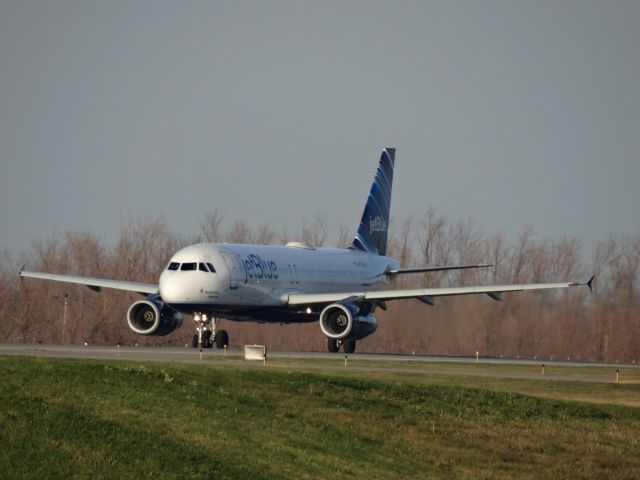 Airbus A320 (N794JB)