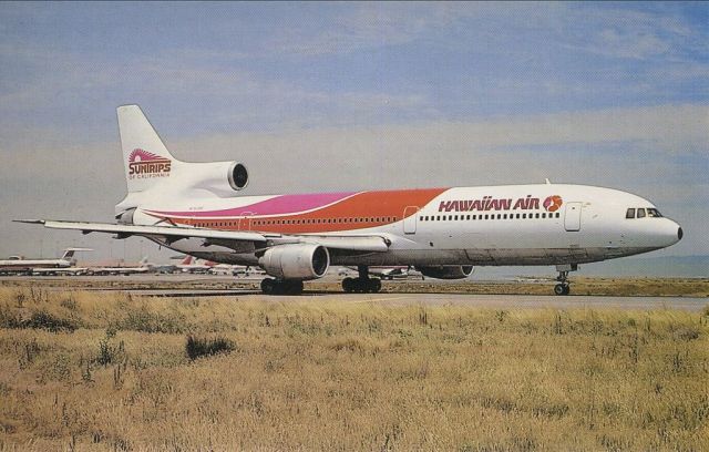 Lockheed L-1011 TriStar (N7638E) - scanned from postcardbr /Hawaiian air