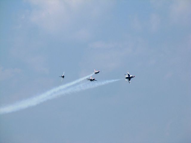 Lockheed F-16 Fighting Falcon —