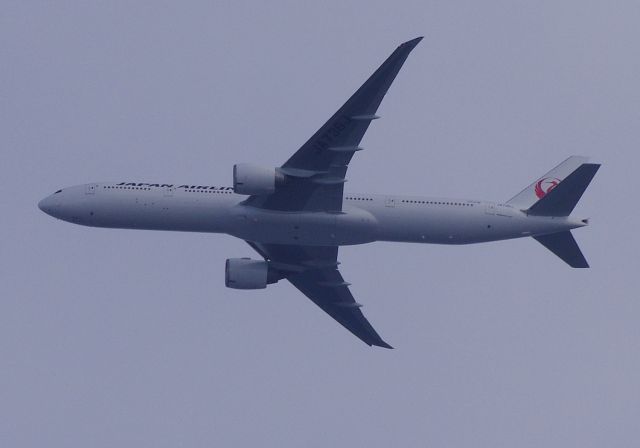 BOEING 777-300ER (JA736J) - SANDY HOOK, NEW JERSEY, USA-MARCH 2013: Seen over Sandy Hook, New Jersey on its way to JFK airport.