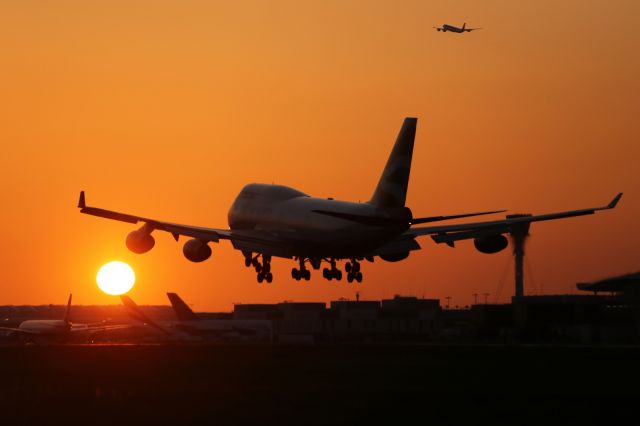 Boeing 747-200 —