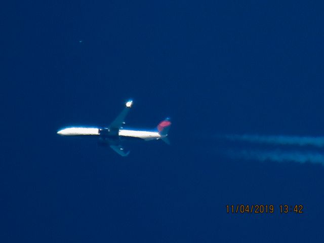 Boeing 737-900 (N904DN)