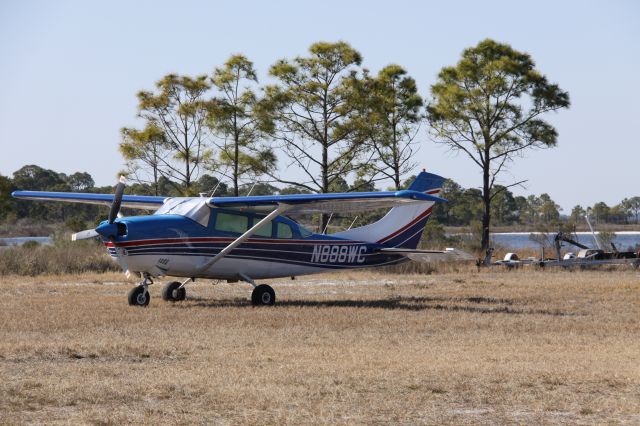 Cessna 206 Stationair (N888WC)