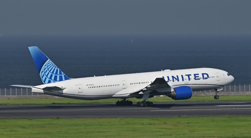 Boeing 777-200 (N784UA) - 07.Jul.2024br /UNITED AirLines Boeing 777-222/ER(N784UA)br /Takeoff at RWY16L(C)