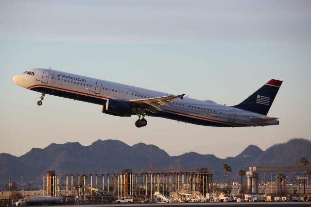 Airbus A321 (N578UW)