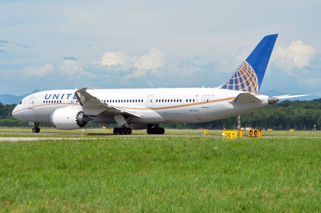Boeing 787-8 (N27901)