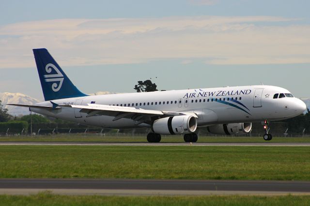 Airbus A320 (ZK-OJG) - 11 OCT 2006