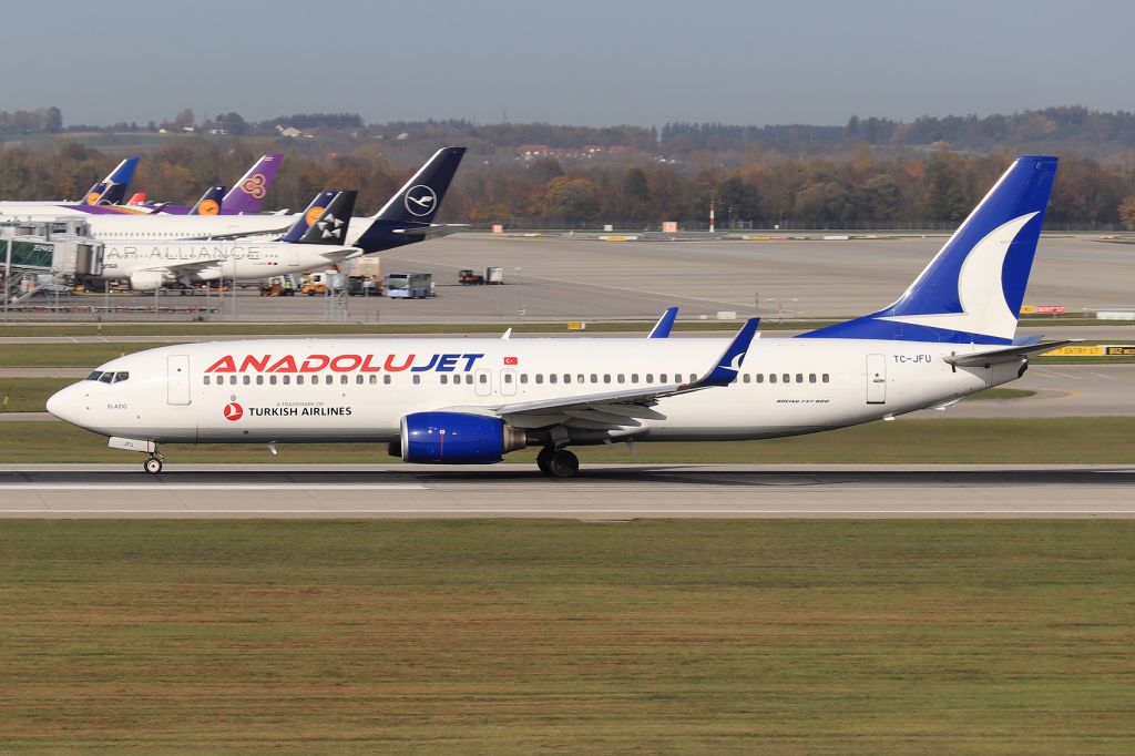 Boeing 737-800 (TC-JFU)