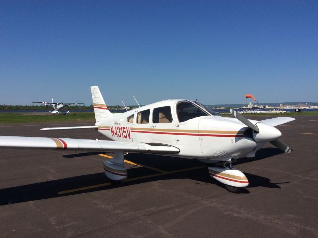 Piper Cherokee (N4315V)