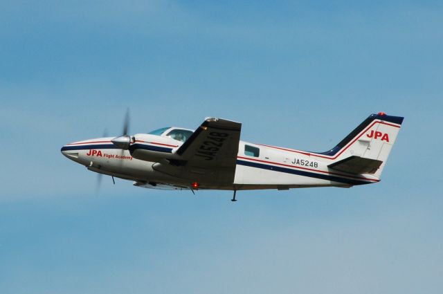 Beechcraft Baron (58) (JA5248) - 2011-08-28