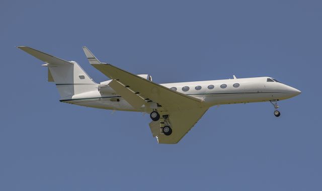 Gulfstream Aerospace Gulfstream IV (N710WJ) - Runway 02L arrival @KDPA.