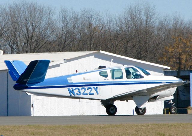 Beechcraft 35 Bonanza (N322Y) - 1960 Beech M35 at Downtown Shreveport.