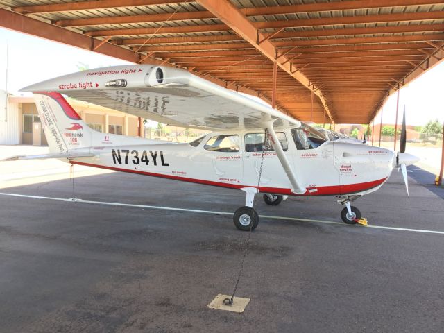 Cessna Skyhawk (N734YL)