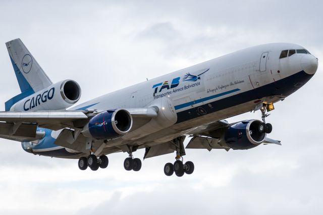 McDonnell Douglas DC-10 (CP-2791) - 13R arrival from Miami