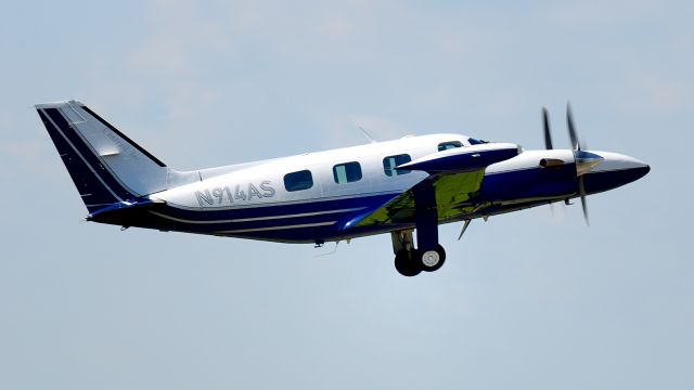 Piper Cheyenne (N914AS) - Departing Runway 8