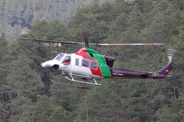 Bell 412 (OE-XYY)