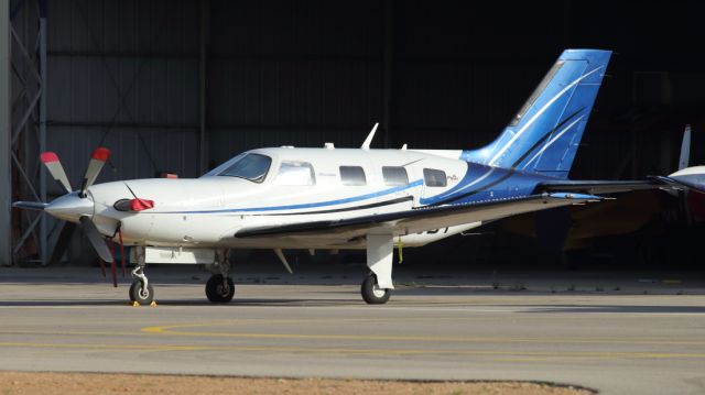 Piper Malibu Mirage (N888BY) - 10/05/2025:br /Piper Malibu idla on the ramp.