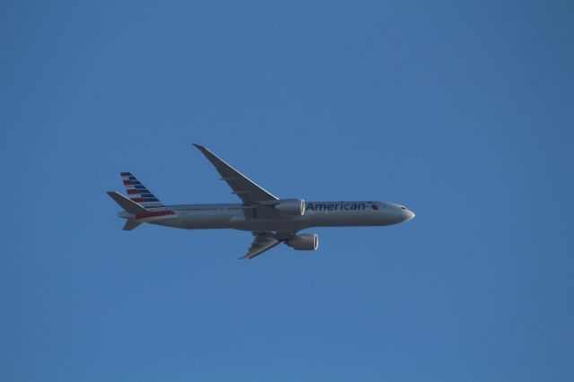 BOEING 777-300 (N725AN) - APPROACH 24R KLAX