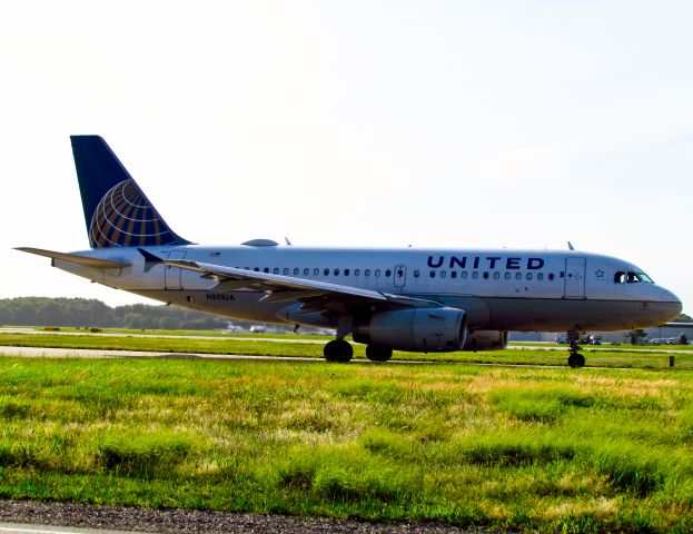 Airbus A319 (N851UA)