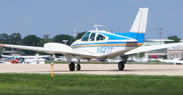 Beechcraft 55 Baron (N527T)