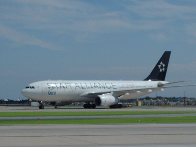 Airbus A330-300 —