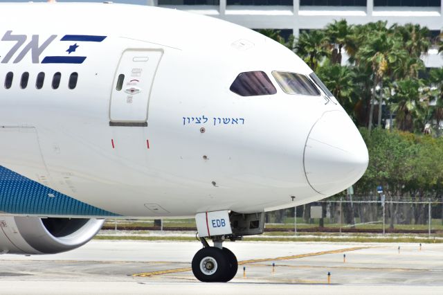 Boeing 787-8 (4X-EDB)