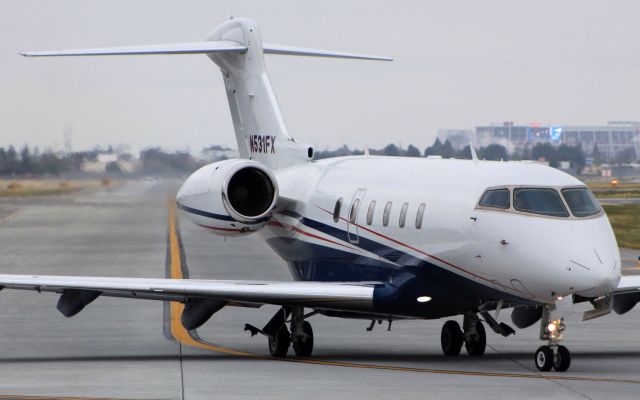 Bombardier Challenger 300 (N531FX)