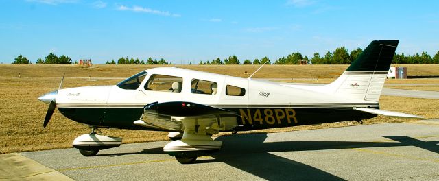 Piper Cherokee (N48PR) - Overlooking RWY 5/23 at KEKY