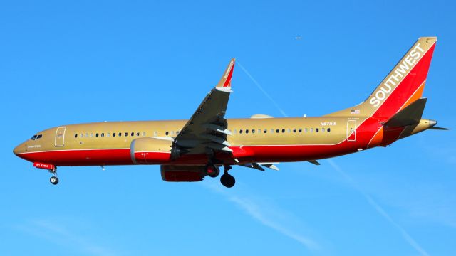 Boeing 737 MAX 8 (N871HK) - The Herbert D. Kelleher Desert Gold retro aircraft arriving from LAS as WN933