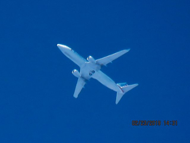 Boeing 737-800 (N913AN)