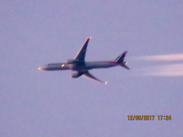 BOEING 777-300ER (N724AN)